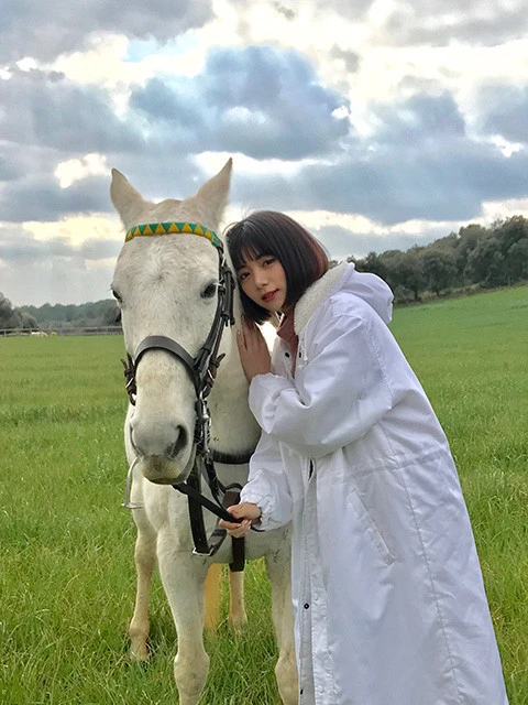 池田エライザが写真集『pinturita』の撮影地・スペインで見つけた新境地「私が本当に思う『カッコいい』と、なろうとしている『カッコいい』は違うんじゃないかなって思ったんです」