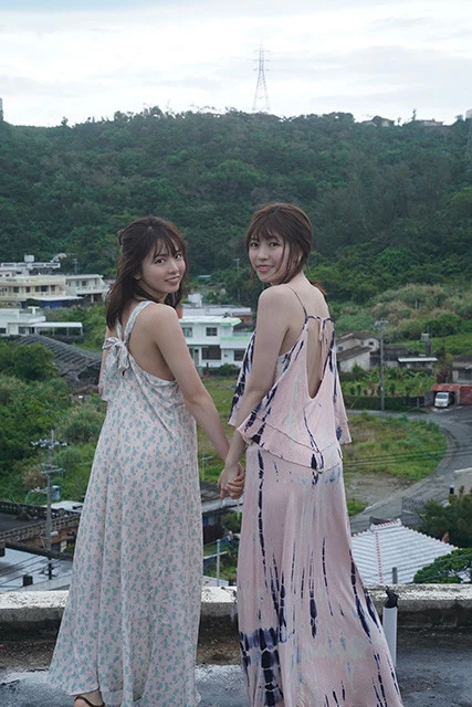 「Love Cocchi」のお姉さんコンビ、西村歩乃果(左)と石川夏海(右)