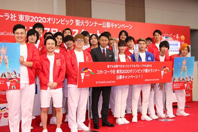 イベントに参加した綾瀬、北島、安堂、HIKAKIN、はじめしゃちょー、東海オンエア、フィッシャーズ、水溜りボンド、アバンティーズ