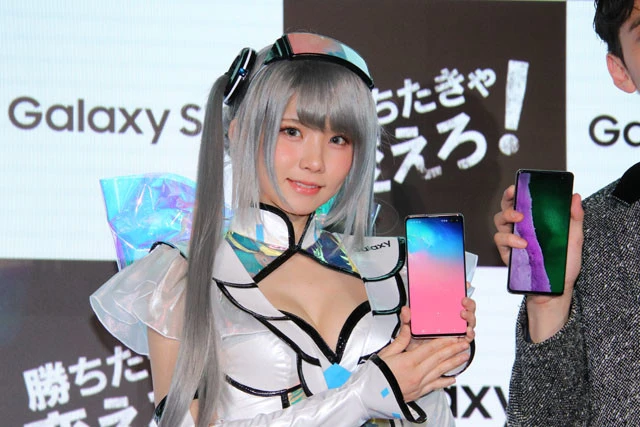 えなこがセクシーな"Ｇａｌａｘｙコスプレ"を披露。『ＰＵＢＧ』では撃沈で「撃ち合いしたかった」