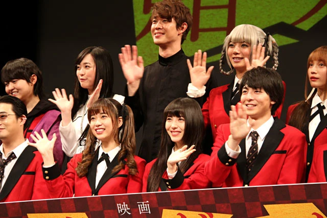 結局、最強は池田エライザ？　浜辺美波と森川葵が『映画　賭ケグルイ』で女子高生ギャンブラーを演じる