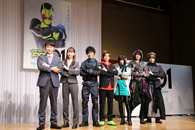 令和初の『仮面ライダーゼロワン』。AIヒロイン・鶴嶋乃愛と女性ライダー・井桁弘恵の美女ふたりに注目!