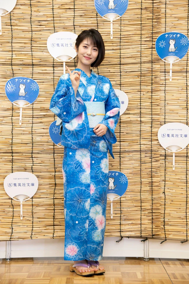 「ナツイチ」ポーズもしっかりキメてくれた