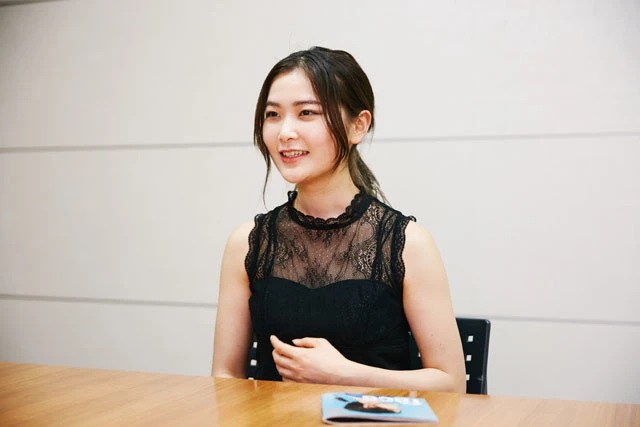 真面目に語る根矢だが、その一方で撮影では変顔をするなど自由奔放な一面も