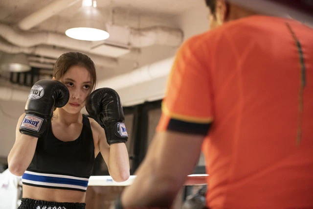 「素質はすごいですよ。手を合わせると、ちょっとした男の子よりガッツがある。素直だから覚えるのが早い」(伊原会長)と褒められる高橋。旅行のお土産を買ってきたりする気遣いも「あの若さできちんとしてる」と絶賛