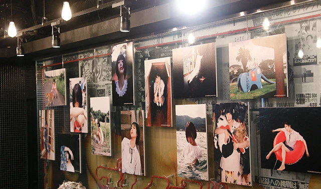 週プレ酒場では、1週間にわたって計30枚のパネルが展示された