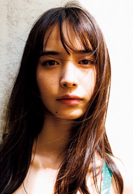 グラビア界に幸せを運ぶ令和の新ヒロイン・井桁弘恵「幸せそうに笑うねって、周りからよく言われます」