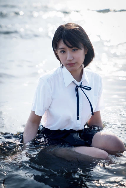 白間美瑠のファースト写真集『ＬＯＶＥ　ＲＵＳＨ』発売を記念して、ＮＭＢ４８メンバーの上西 怜＆梅山恋和＆山本彩加から愛のメッセージ！