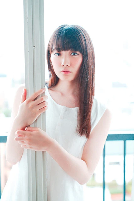 虹コンの年少メンバー・山本莉唯は不思議ちゃん？「自分的に幸せなことがあると笑っちゃうんです」