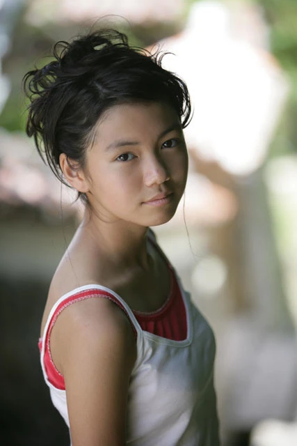 二階堂ふみ/『沖縄美少女図鑑』より