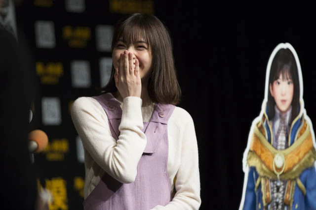 常に笑っていた西野。笑顔いっぱいの会見となった