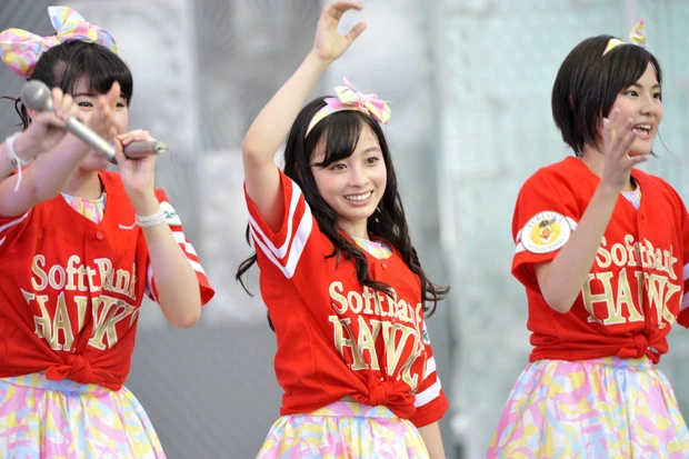 橋本環奈率いるRev.from DVL(2014年)