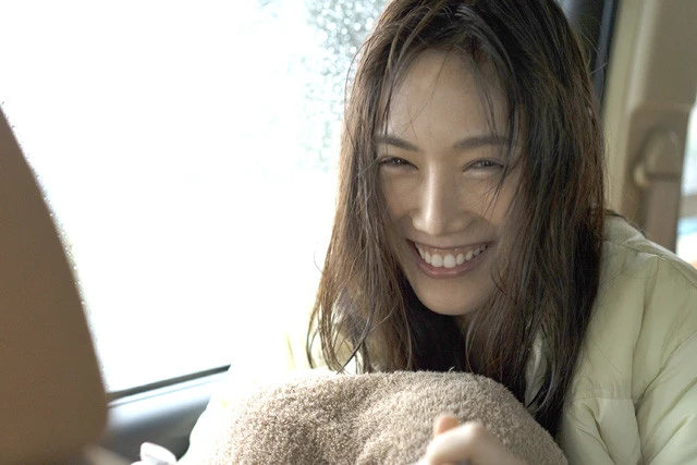 スバルＣＭのお姉さん、島村みやこがグラビアデビュー！「５℃の寒さもまったく気になりませんでした」