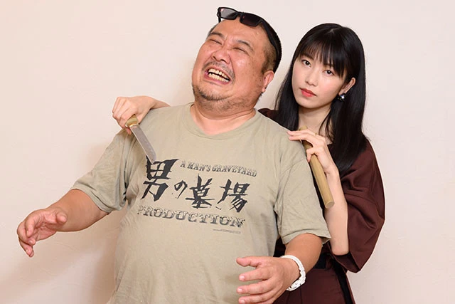 舞台『仁義なき戦い』主演のＡＫＢ４８・横山由依に、東映ヤクザ映画を愛する杉作Ｊ太郎が熱血指導「横山さんは菅原文太さんにそっくりですよ！」