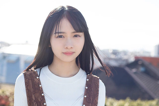 「頭の中でアイドルを育成していました」日向坂46のルーキー美少女、上村ひなのってどんなコ?