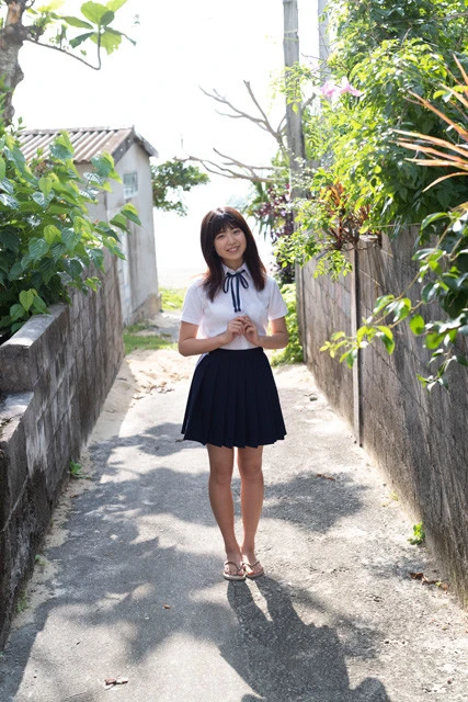 長崎の田舎で育った原石美少女・吉田莉桜ちゃんが『週刊プレイボーイ』のグラビアに登場!