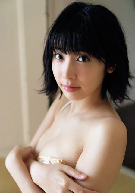 話題のアイドルグループ「＃ババババンビ」青色担当・水湊みお「２年後に日本武道館のステージに立つのが目標なんです」