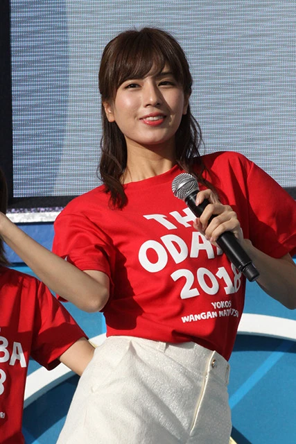 １９９３年１１月２３日生まれ、アメリカ・カリフォルニア州出身。大妻女子大学人間関係学部卒業後、２０１６年にフジテレビ入社。現在の主な担当番組は『週末はウマでしょ！』『ＫｉｎＫｉ　Ｋｉｄｓのブンブンブーン』など