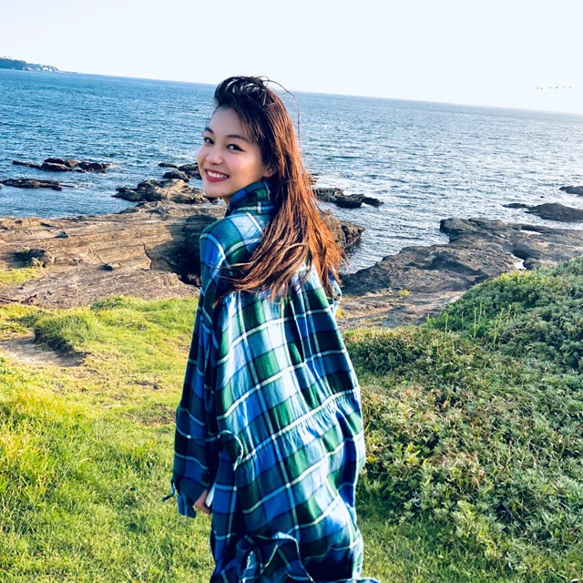 吉澤遥奈の抜群のスタイルは韓国料理のたまもの！？　「チャームポイントはくびれと黒髪ロングです」