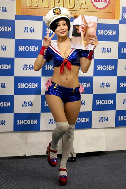 2nd写真集『pieni』(光文社)発売イベント@神田神保町・書泉グランデ(2020年11月3日)