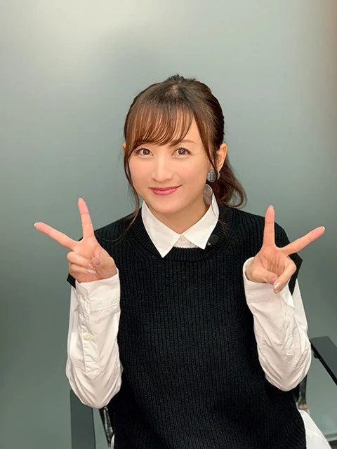 女優・小松彩夏が溢れるグラビア愛を語る「長年やってきて、辞めたいと思ったことは一度もありません」