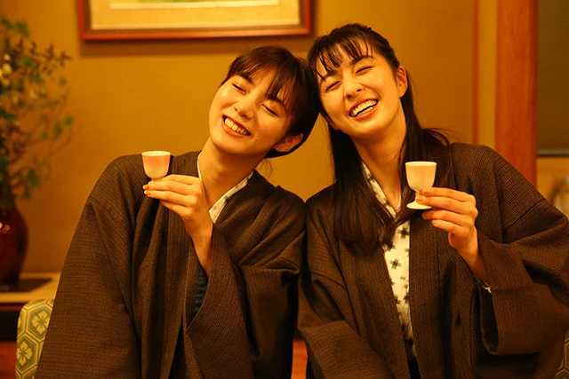 「同じ事務所のよきライバル」と語る柳ゆり菜と池田エライザが奇跡の共演！　「私たちは決して友達ではありません（笑）」