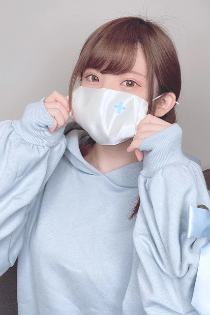 日本一のコスプレイヤー・えなこが初のカレンダーブックでありのままの姿を解禁!「普段の"素"の自分と、コスプレイヤー・えなこはまったくの別人なんです」