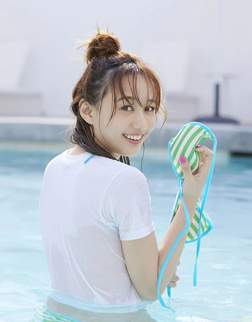 高田秋ファースト写真集『ＳＨＵ』より