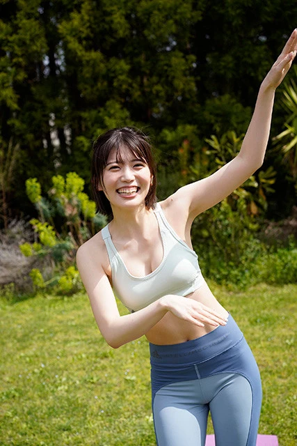 羽柴なつみデジタル写真集『キレイなお姉さんのリアル』(撮影/細居幸次郎)より