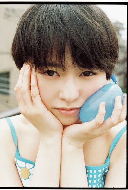 話題の映画、ドラマの主演で人気女優へ――伊藤万理華「小さなプライドが取っ払われて、今、素っ裸です（笑）」