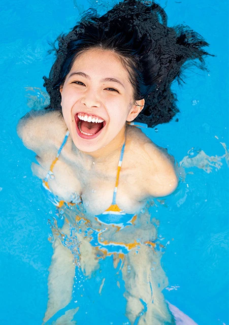 家族は裸族？　寺本莉緒が衝撃告白を連発！「水着に抵抗がなかったのは、家族の英才教育です」