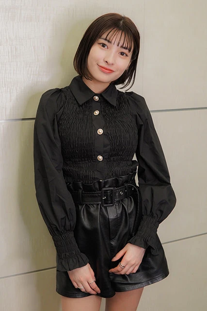 ＴｉｋＴｏｋｅｒ美女の荒牧理沙、初の水着グラビア撮影の感想は？「恥ずかしさはなかったです、むしろ『見てください！』って」