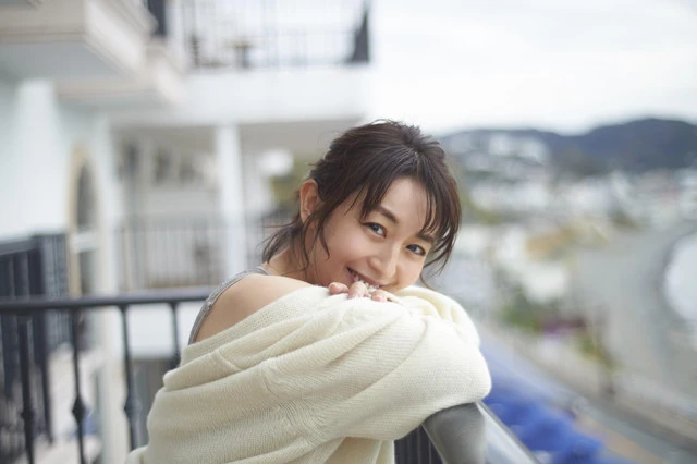 ４２歳にしてまさかの初グラビアが実現。これは奇跡だ！！　酒井美紀「私にとっては人生で最大限の露出です」