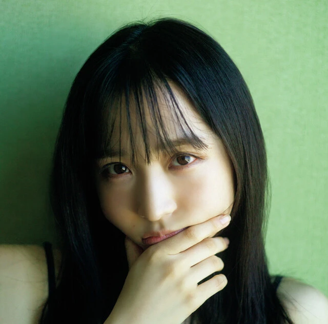 グループのエース・小栗有以が待望の写真集を発売！「沖縄はどこに行っても"ゆい"がいっぱい。私の街だって思いました」