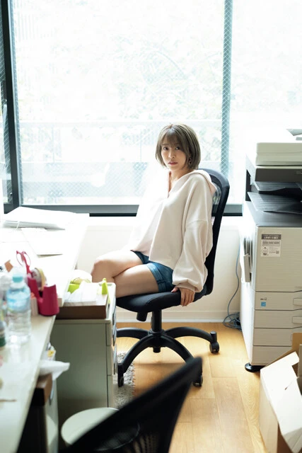 復刊した『小悪魔ａｇｅｈａ』編集長・百瀬りえ「大学生のときにインターン先の会社で、編集長にならないかって」