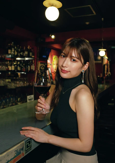 雪肌の新ビジュアルクイーン候補・雪平莉左「ごはんはひとりで。日高屋のバクダン炒めにハマってます」