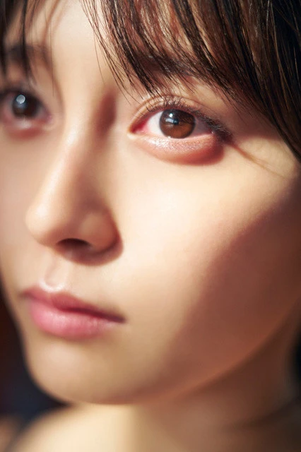 デジタル写真集『WHITE ALBUM~Re:Birth~』(撮影/岡本武志)より