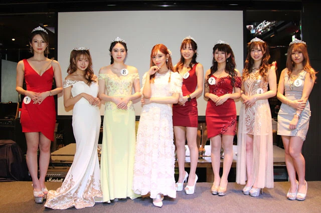 (左から)かんな、花咲ふあり、MARIA、明日花キララ、あいり、天使らら、加藤真帆、月乃うた