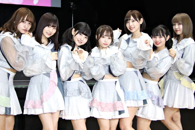 #ババババンビが1年越しの"やり直しデビューライブ"開催。岸みゆ「やっと7人でスタートラインに立てる」