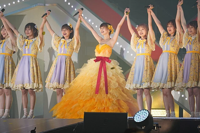 ラストは最高の笑顔でファンにあいさつ