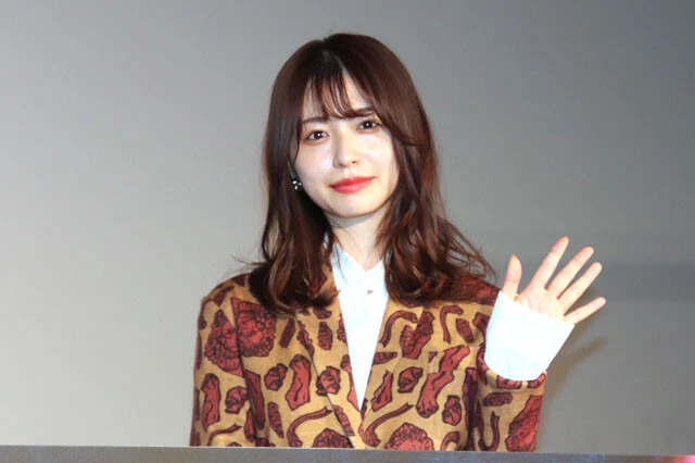 元欅坂４６の長濱ねるが映画『ラストナイト・イン・ソーホー』特別試写会に６０年代スタイルで登場「主人公とリンクするところがあってうれしかった」