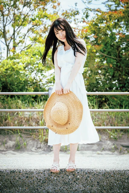 「これがこう」ツイートがバズり中の由良ゆら「クロミちゃんとコラボするため、グラビアでてっぺん獲りたい！」