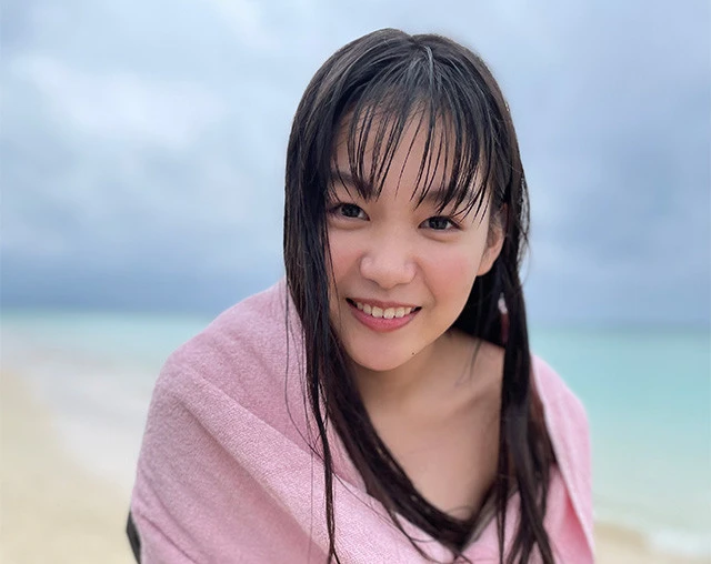 吉澤遥奈が人生で初のソロ表紙にウルッ（涙）「えっ、表紙？　本当ですか！？　えっ......ドッキリですか！？」