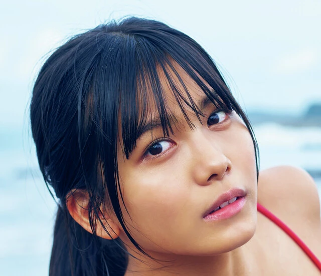 週プレ初登場グラビアが大好評の朝日ななみ「占いが趣味で、友達からは『占い師』って呼ばれています（笑）」