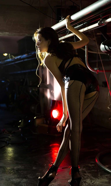 【デジタル限定】岩﨑名美デジタル写真集『ＴＨＥ　ＬＡＳＴ　ＭＩＳＳＩＯＮ』　（Ｃ）ＮＤ　ＣＨＯＷ／集英社