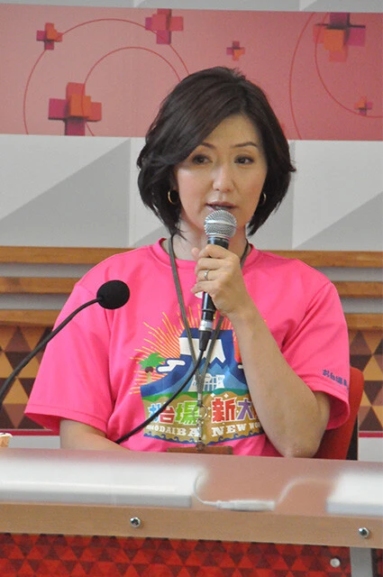 1972年12月17日生まれ、兵庫県出身。東京大学教養学部を卒業後、1996年にフジテレビに入社。現在はアナウンス室の部長を務める。担当番組は『ワイドナショー』など