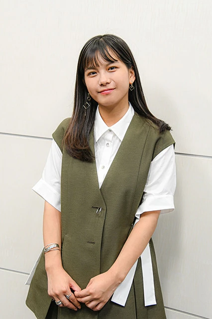 グラビア界で注目の新進女優・朝日ななみがデジタル写真集を語る「海のそばでグラビア撮影をするとすごく幸せな気分になります」