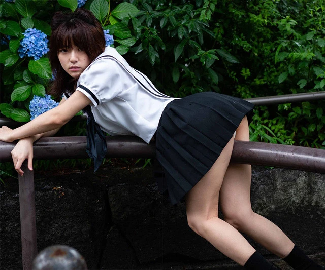 デジタル写真集『つばさキャット/白編』(撮影/栗山秀作)より