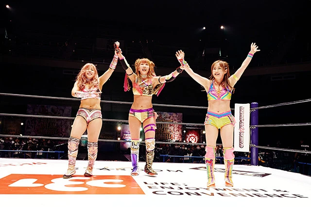 白川未奈、ウナギ・サヤカ、愛川ゆず季(左から)。オールスターランブルでは新旧グラレスラー3選手が残り、最後の最後まで盛り上げた