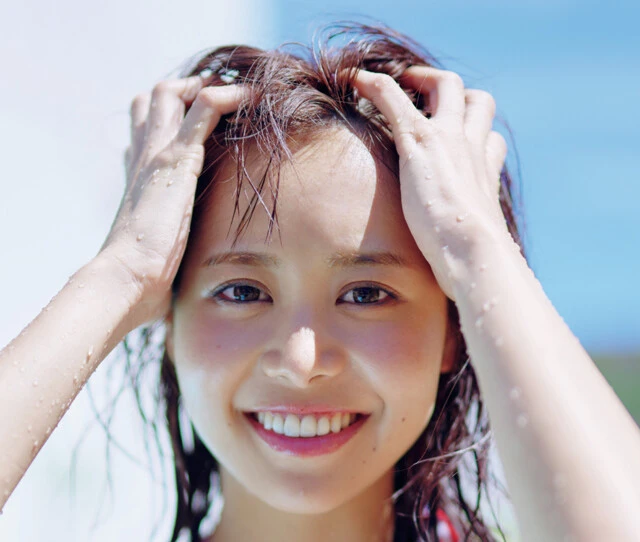 FRUITS ZIPPERの歌姫・仲川瑠夏がグラビアに挑戦 「今、一番欲しいものはカリスマ性です」